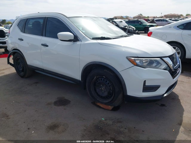 Salvage Nissan Rogue Image
