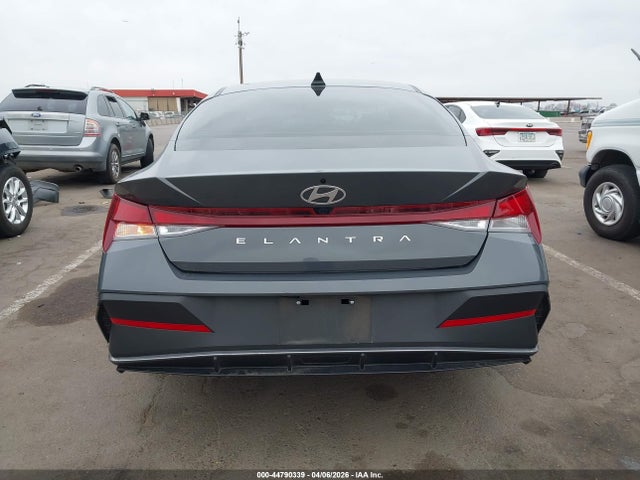Hyundai ELANTRA Sel