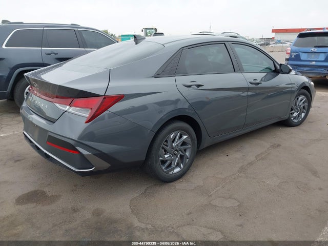 Hyundai ELANTRA Sel