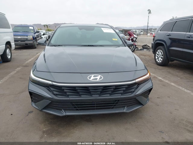 Hyundai ELANTRA Sel
