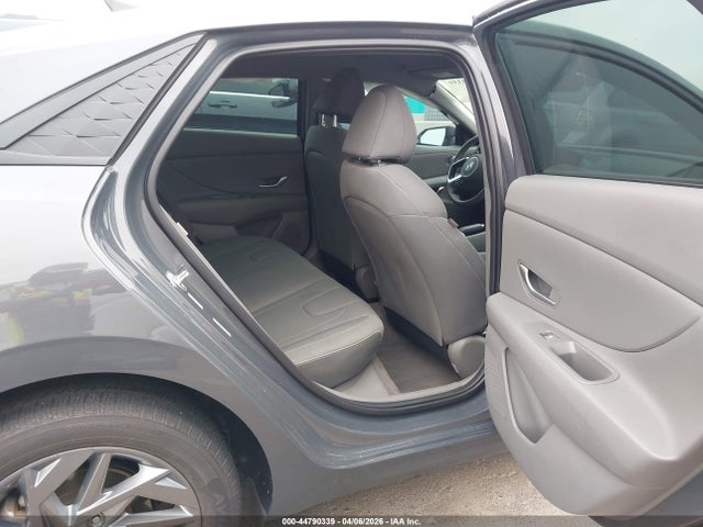 Hyundai ELANTRA Sel