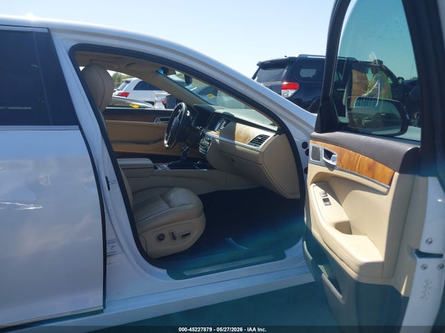 Hyundai Genesis 5.0