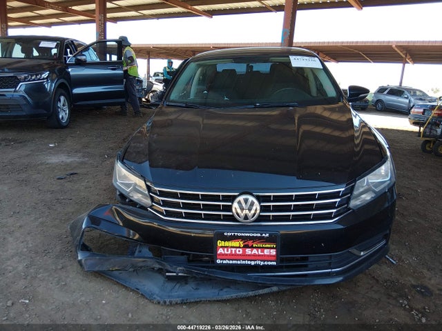 Volkswagen Passat 1.8t S