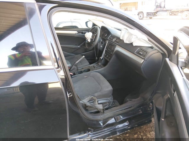 Volkswagen Passat 1.8t S