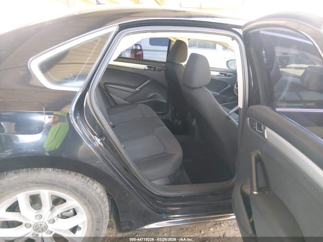Volkswagen Passat 1.8t S