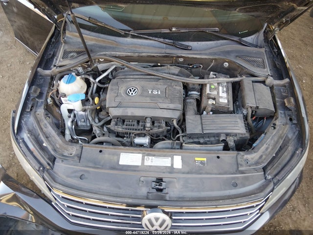 Volkswagen Passat 1.8t S