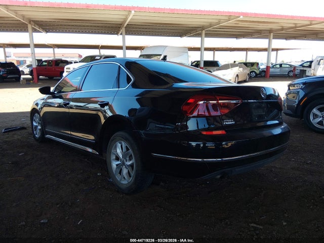 Volkswagen Passat 1.8t S