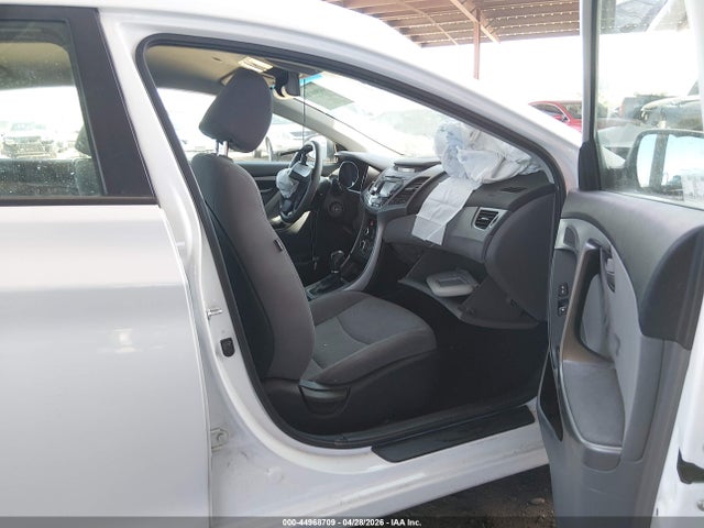 Hyundai ELANTRA Se