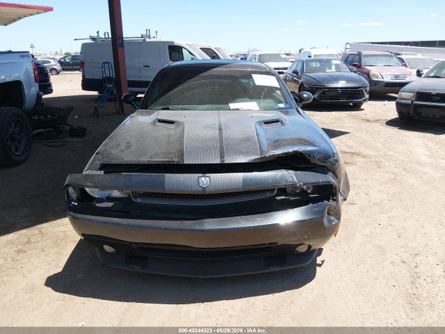 Dodge Challenger Srt8