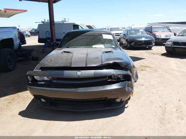 Dodge Challenger Srt8