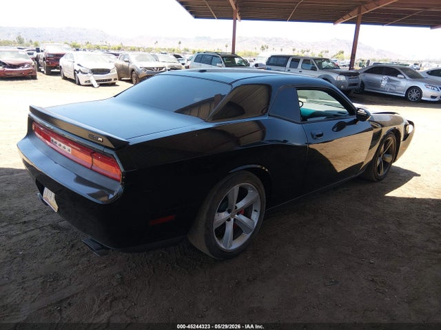 Dodge Challenger Srt8