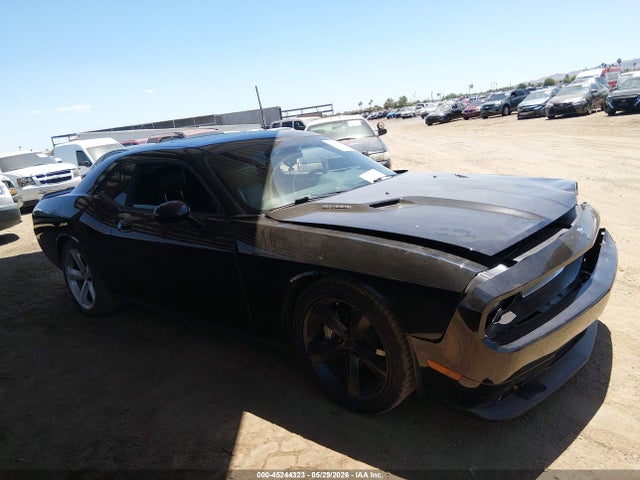 Dodge Challenger Srt8