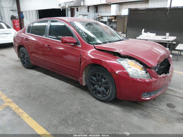 Salvage Nissan Altima Image