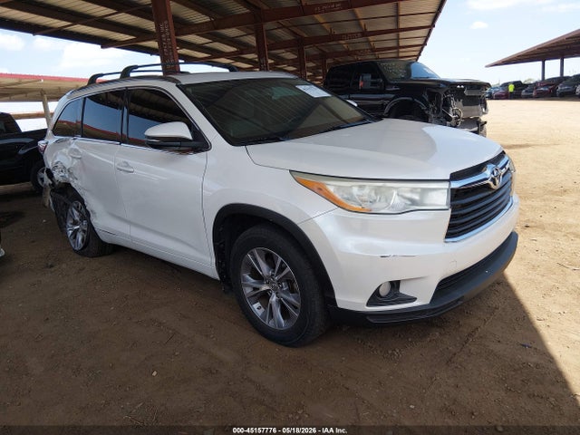 Salvage Toyota Highlander Image