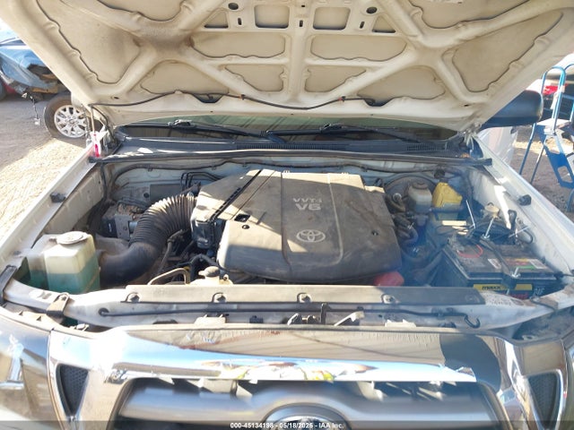 Toyota Tacoma Base V6
