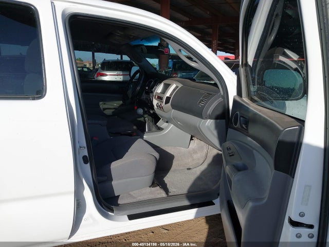 Toyota Tacoma Base V6