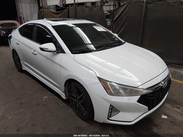 Salvage Hyundai ELANTRA Image