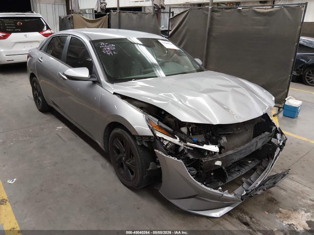 Salvage Hyundai ELANTRA Image