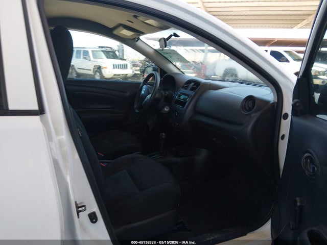 Nissan Versa 1.6 S+