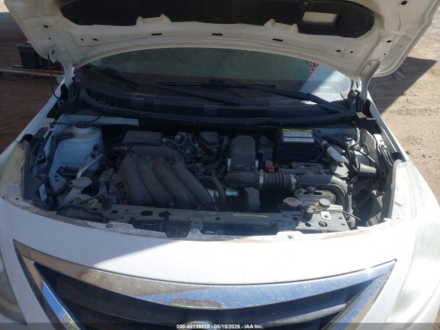 Nissan Versa 1.6 S+
