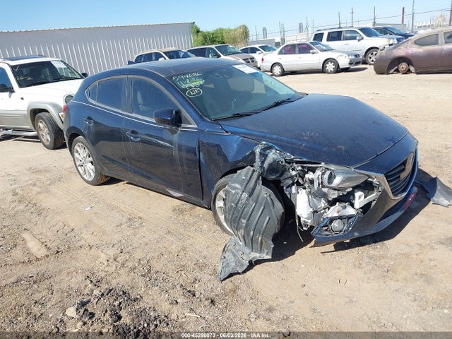 Salvage Mazda Mazda3 Image