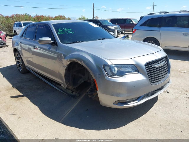 Salvage Chrysler 300 Image