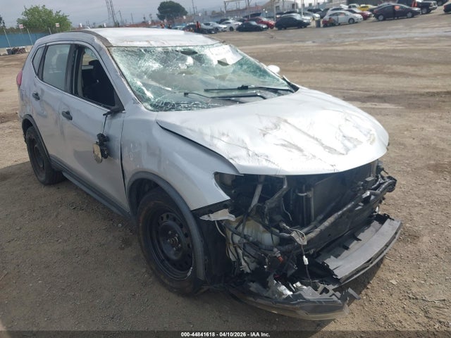 Salvage Nissan Rogue Image