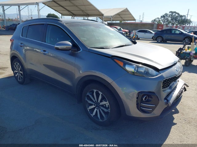 Salvage Kia Sportage Image