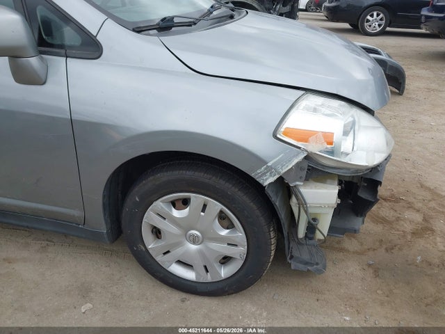 Nissan Versa 1.8s