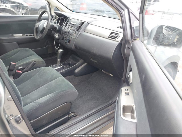 Nissan Versa 1.8s