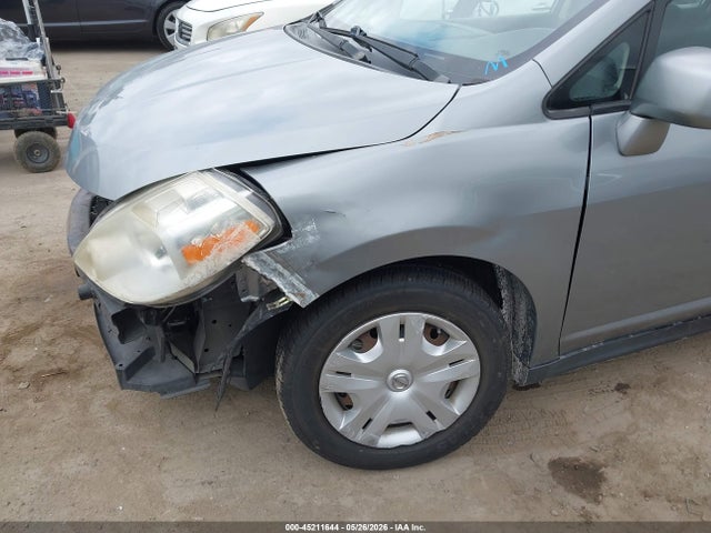 Nissan Versa 1.8s