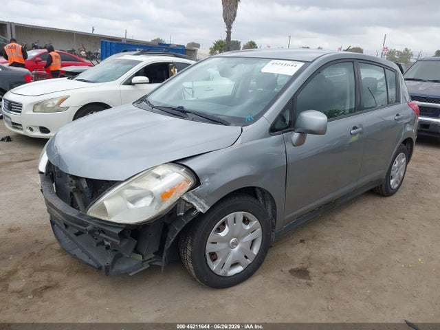 Nissan Versa 1.8s