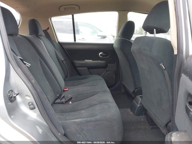 Nissan Versa 1.8s