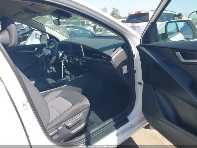 Kia Niro Lx