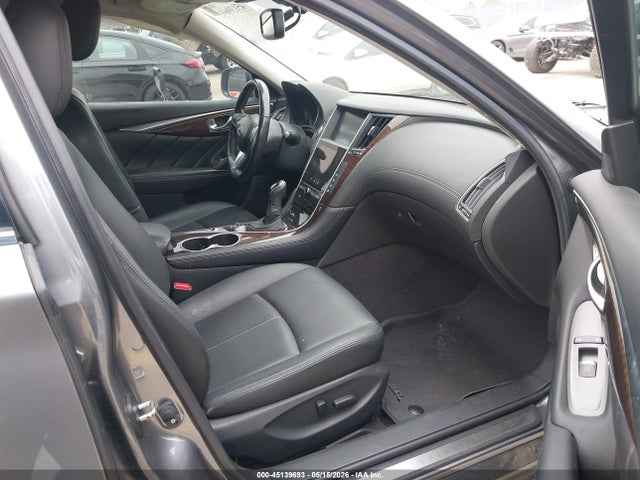 INFINITI Q50 3.0t Luxe