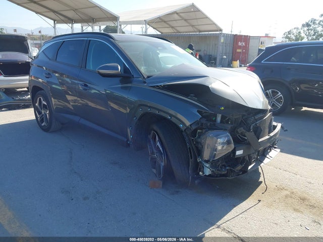 Salvage Hyundai TUCSON Image