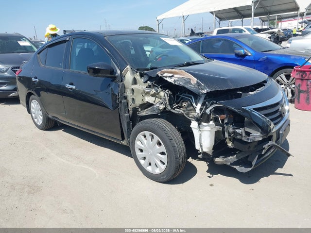 Salvage Nissan Versa Image