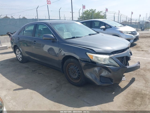 Salvage Toyota Camry Image