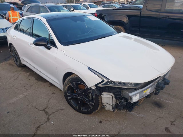 Salvage Kia K5 Image