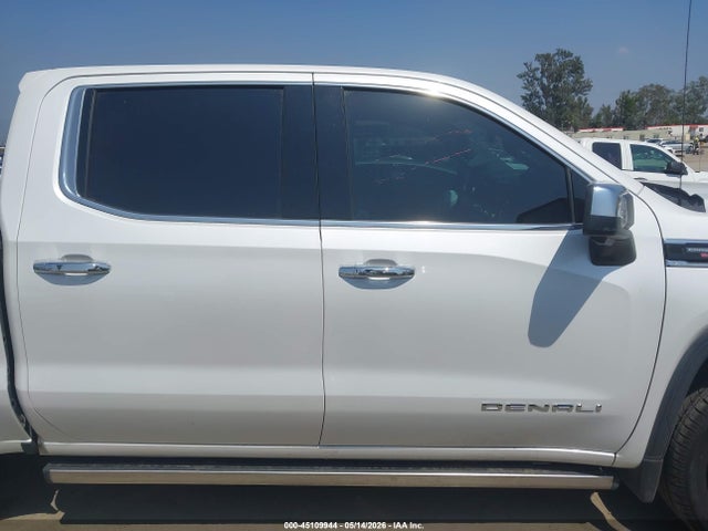 GMC Sierra 1500 4wd  Short Box Denali