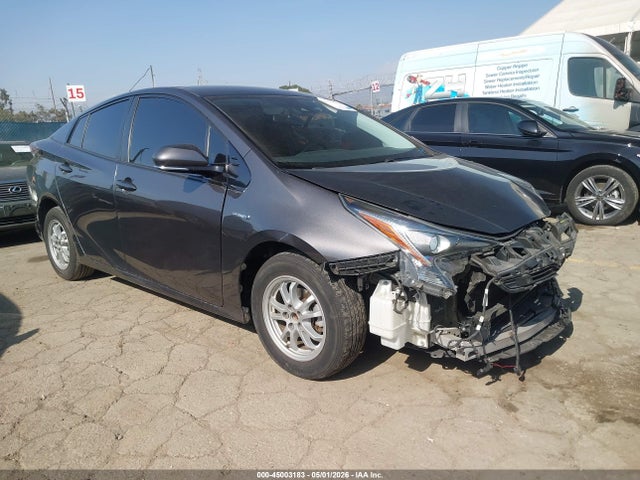 Salvage Toyota Prius Image