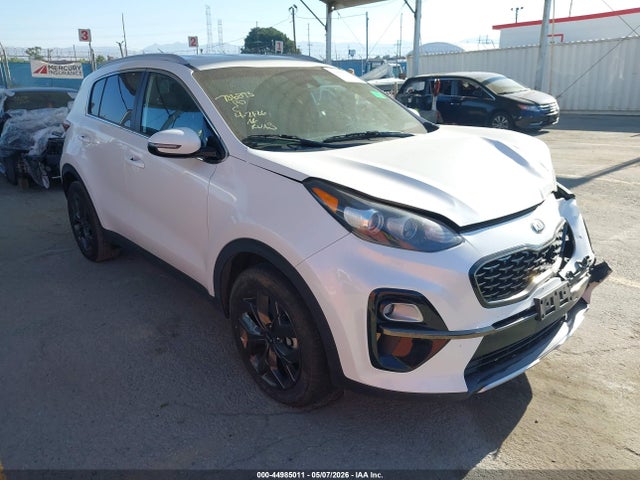 Salvage Kia Sportage Image