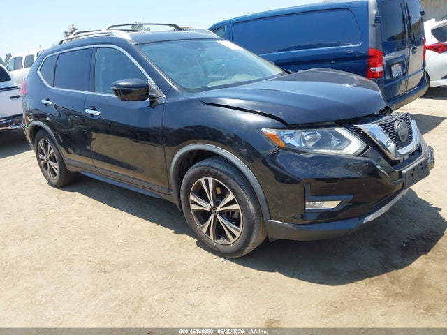 Salvage Nissan Rogue Image