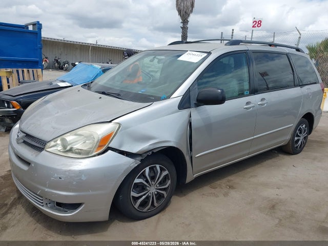 Toyota Sienna Le