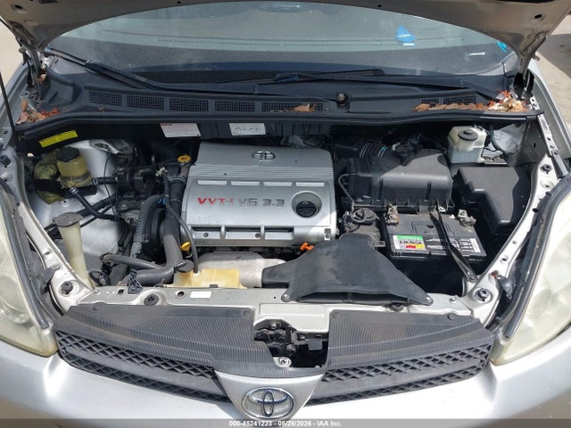 Toyota Sienna Le