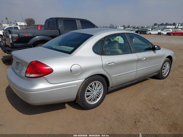 Ford Taurus Se