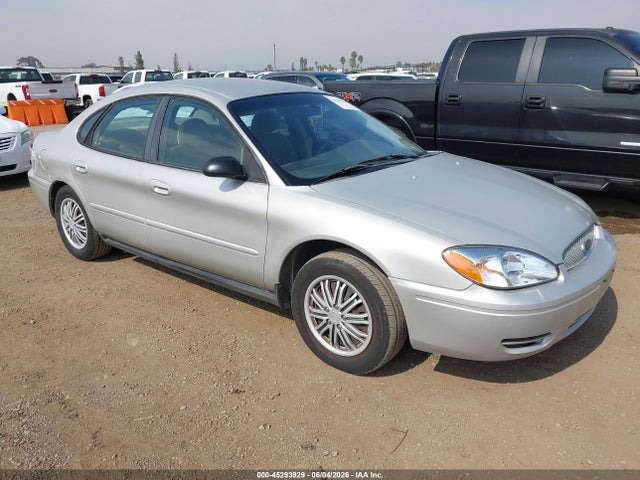 Salvage Ford Taurus Image
