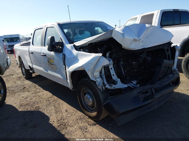 Salvage Ford F-350 Image