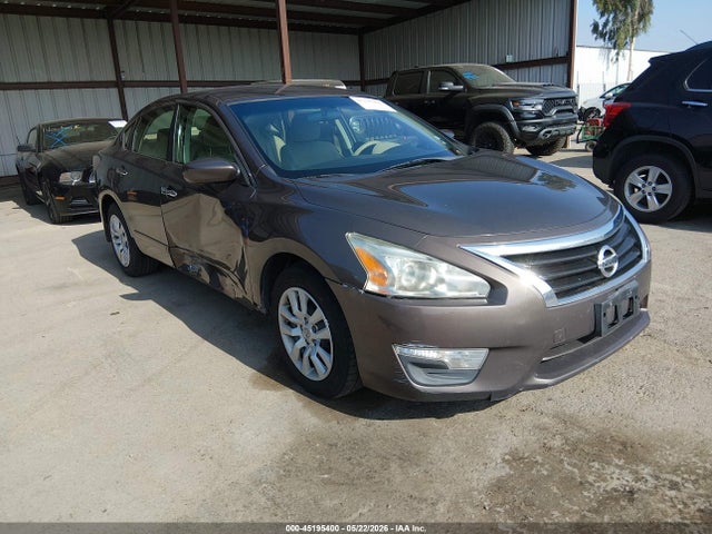 Salvage Nissan Altima Image