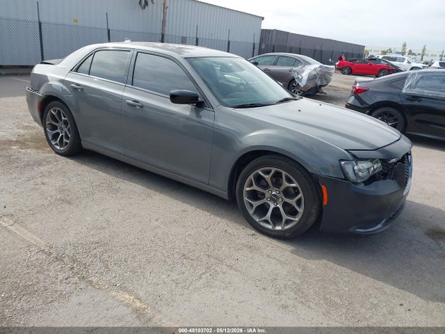 Salvage Chrysler 300 Image